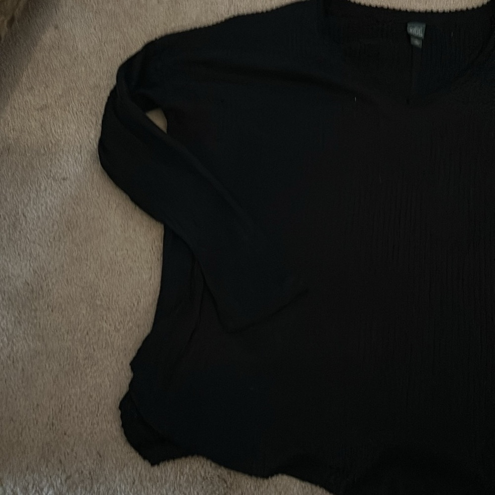 Black blouse size medium - Picture 2 of 4